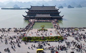 TOP 10 Địa Điểm Du Xuân Tâm Linh Nổi Tiếng Nhất Việt Nam Đầu Năm Mới