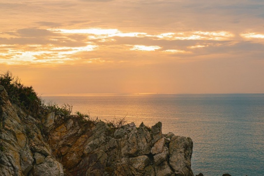 Bình minh nơi biển đảo