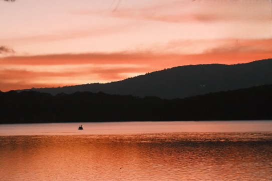 Hoàng hôn Hồ Tuyên Lâm