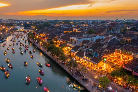 Tôi có cả một mùa hạ ở đây. Hội An mùa đẹp nhất