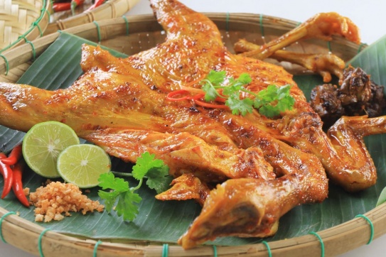 Món “Gà Sa Lửa” độc đáo thơm ngon đến miếng cuối cùng