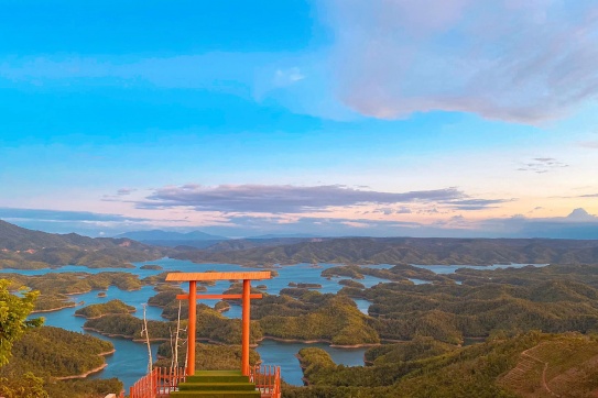 “Phiêu lưu” hồ Tà Đùng đẹp đến động lòng người