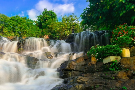 Ngỡ ngàng với thác 5 tầng cực hút mắt tại Đắk Nông