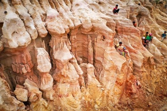 Khám phá Dốc Vạn Long đẹp tựa “Ai Cập cổ đại” tại Gia Lai