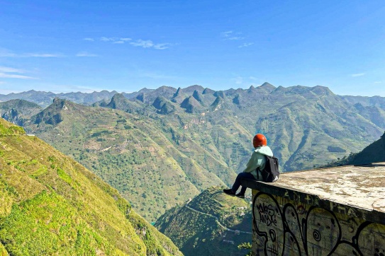Bạn bè rủ đi Hà Giang miết mà toàn bận.