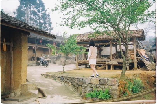 Bộ ảnh film được chụp ở ngôi làng người Mông như bước ra từ phim ảnh. 