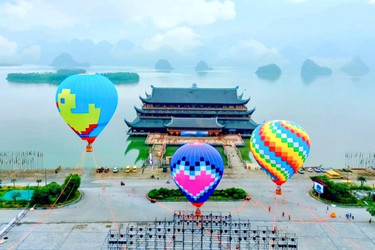 Lễ hội Khinh khí cầu lớn nhất Việt Nam tại Chùa Tam Chúc