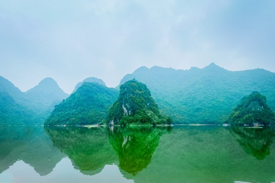 Check-in Vịnh Hạ Long thu nhỏ tại Hà Nội 