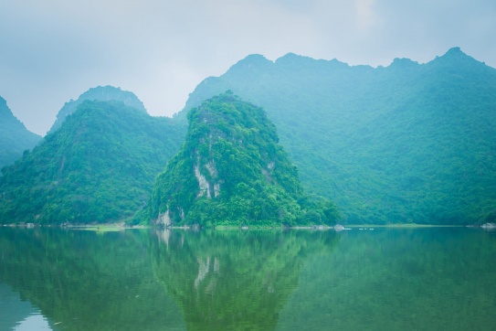 “Vịnh Hạ Long thu nhỏ” ngay tại Hà Nội - bạn đã biết chưa?!