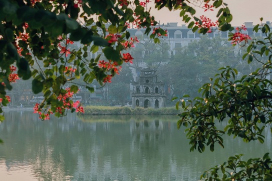 Hà Nội độ này xinh đẹp thế, có bon chen một chút cũng đáng...