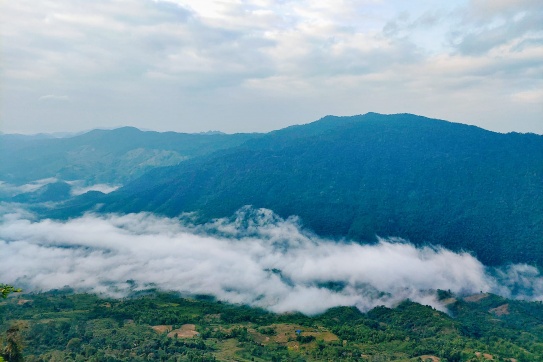 Đón bình minh săn những góc mây bình yên ở Hang Kia - Hòa Bình