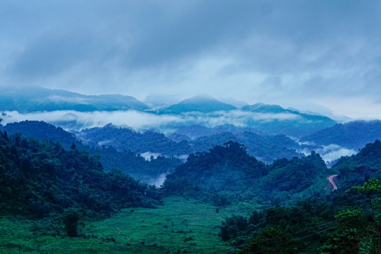 Đèo Đá Trắng - Hòa Bình - Đẹp mê mẩn tựa thảo nguyên Mông Cổ 