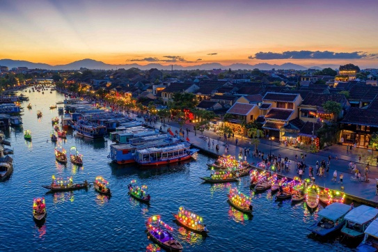 Hội An • Một thoáng bình lặng giữa dòng đời tấp nập