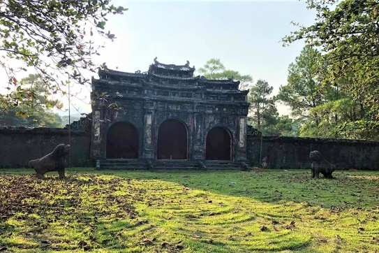 Lăng Minh Mạng | “Lạc trôi” vào không gian của những đền đài uy nghi