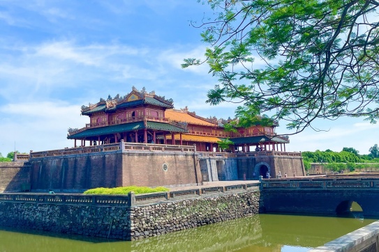 Huế những ngày tháng sáu