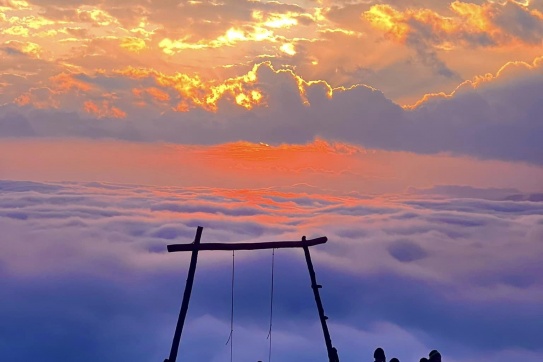 Săn bình minh Núi Muối tại Bạch Mộc Lương Tử