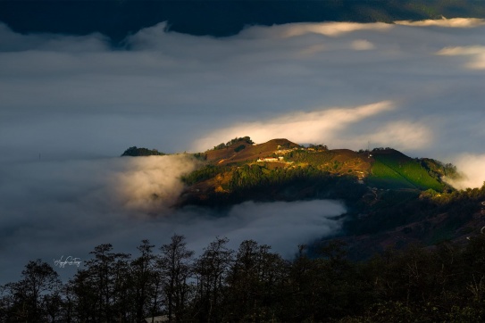 Y Tý xinh đẹp với “trời mây” bồng bềnh tựa thiên đường