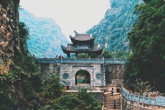 Động Am Tiên | Chốn linh thiêng giữa núi rừng Ninh Bình