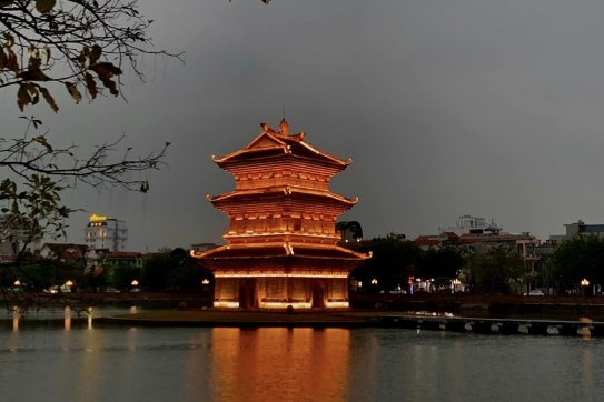 Phố cổ Hoa Lư lên đèn