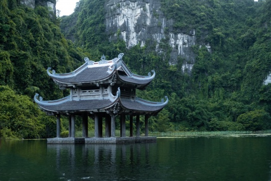 Sơn thủy Tràng An