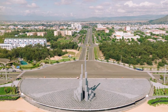 101 kiểu check-in tại Quảng trường Nghinh Phong - biểu tượng mới của Phú Yên