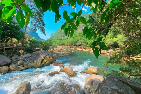 Suối nước Moọc | Cực chill giữa thiên nhiên trong lành tại Quảng Bình