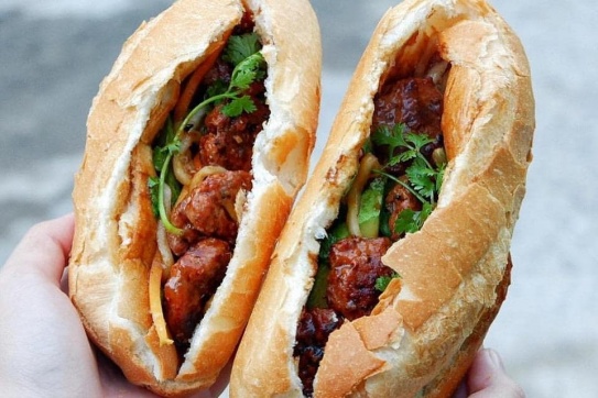Bánh mì Sài Gòn có gì mà ai cũng mê đến vậy
