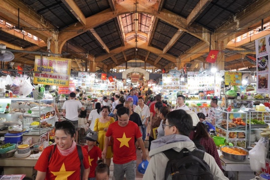 Đến chợ Bến Thành là cảm nhận...