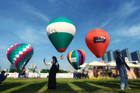 Lễ hội Khinh Khí Cầu bay rợp trời | Tới Thủ Thiêm ngay!