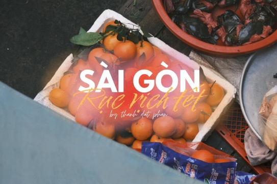 Không khí Tết đang tràn ngập khắp đường phố Sài Gòn