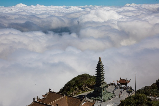 Ngắm trọn vẹn khoảnh khắc bình minh trên đỉnh Fansipan