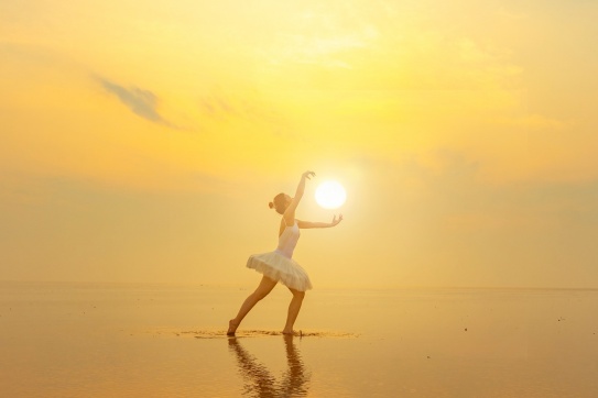 Điệu múa “thiên nga” trên biển Vô Cực - Thái Bình