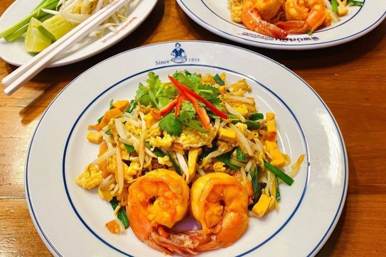 Những tiệm đồ ăn Bangkok lâu đời nhất định phải thử!