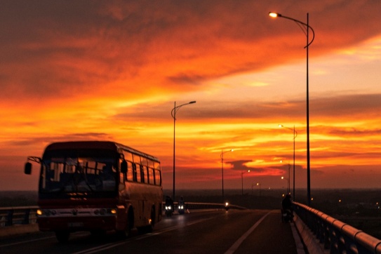 Một chiều hoàng hôn trên cầu Mỹ Lợi 