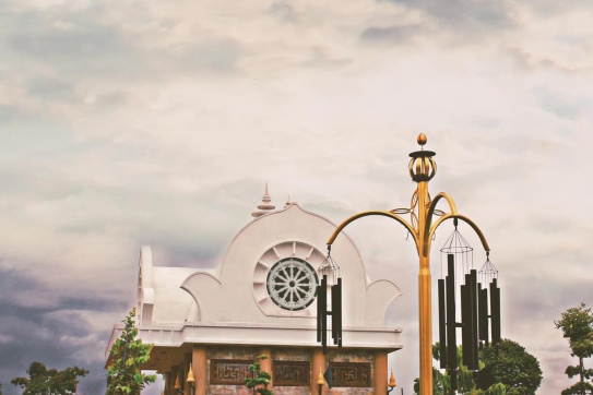 Thiền viện Trúc lâm Chánh Giác đẹp lộng lẫy tựa lâu đài Tiền Giang