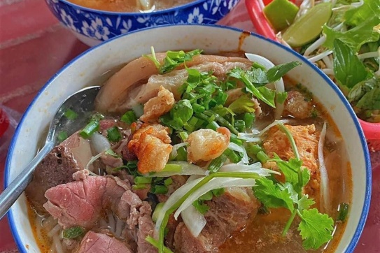FOODTOUR | Đồ ăn miền Trung ngon nhức cái nách