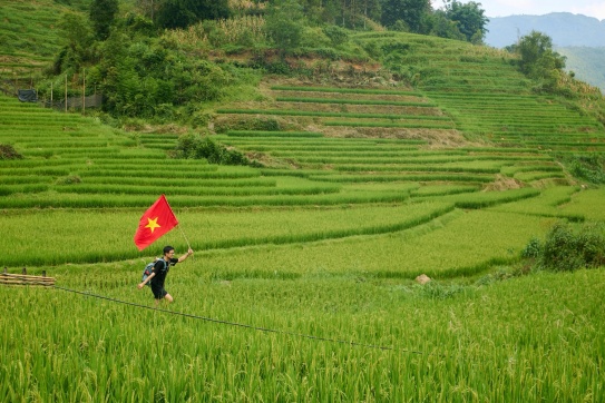 Khắp các bản làng....