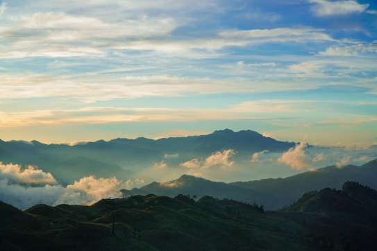 8 NGÀY LANG THANG NÚI RỪNG