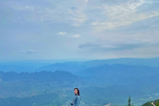 Càng đi mình càng yêu Việt Nam hơn