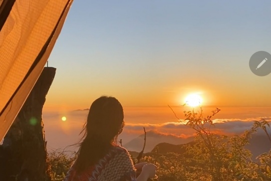 Leo núi không phải để thế giới nhìn thấy mình