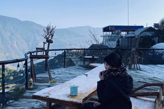 Những ngày băng tuyết trắng xóa ghi lại dấu chân của tuổi thanh xuân