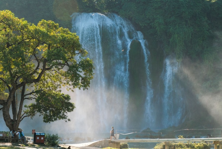 Thu về bên Thác Bản Giốc 