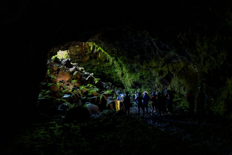 Ánh sáng huyền ảo ở Hang C8 – Quần thể hang động núi lửa Chư Bluk