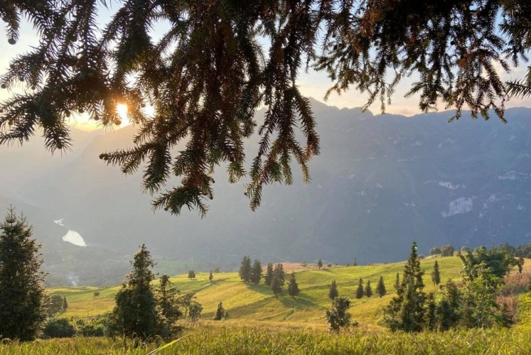 Thảo nguyên Suôi Thầu “3 phần hoang sơ, 7 phần thơ mộng” đẹp nhất Hà Giang