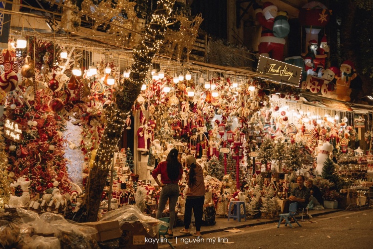 Giáng Sinh sớm tại phố Hàng Mã