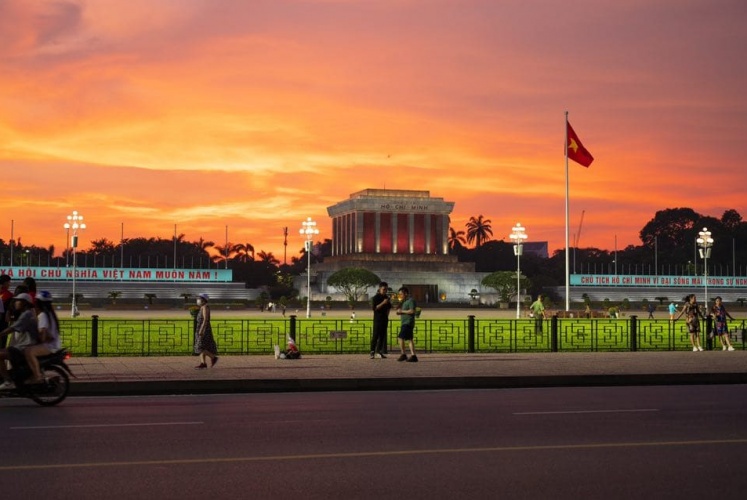 Hoàng hôn Hà Nội hôm nay mê lòng người quá