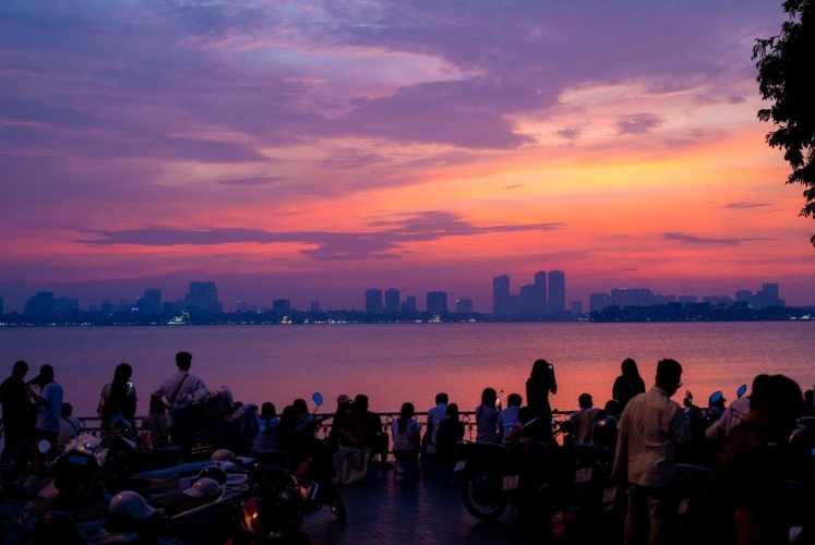Vẻ đẹp của hoàng hôn Hà Nội
