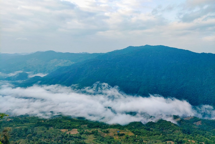 Đón bình minh săn những góc mây bình yên ở Hang Kia - Hòa Bình