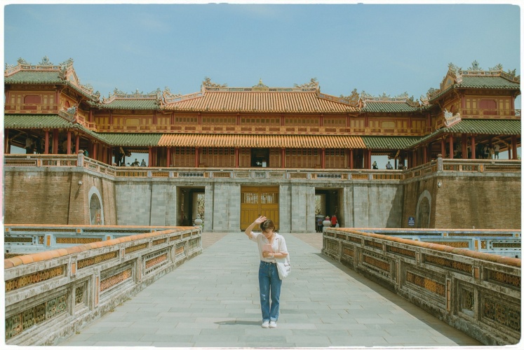 Cùng mình đến Huế...