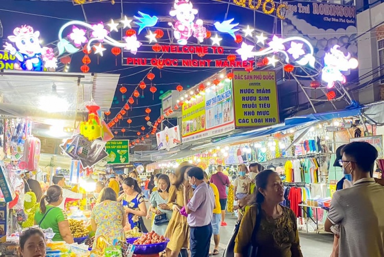 Dạo quanh một vòng Chợ Phú Quốc xem có gì nàooooo